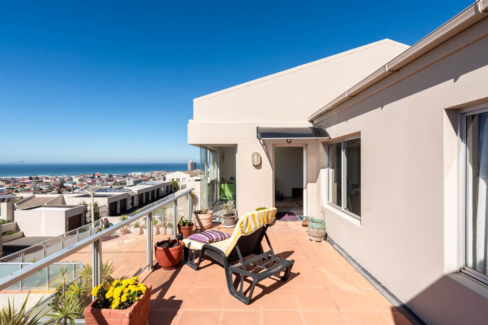 3 Bed Apartment in Muizenberg photo number 16