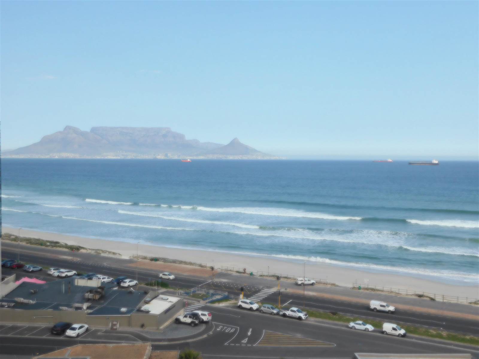 1 Bed Apartment in Blouberg photo number 2