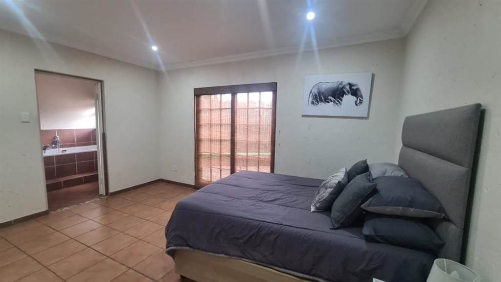 6 Bed House in Trichardt photo number 15
