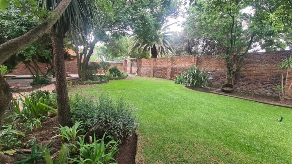 6 Bed House in Trichardt photo number 4