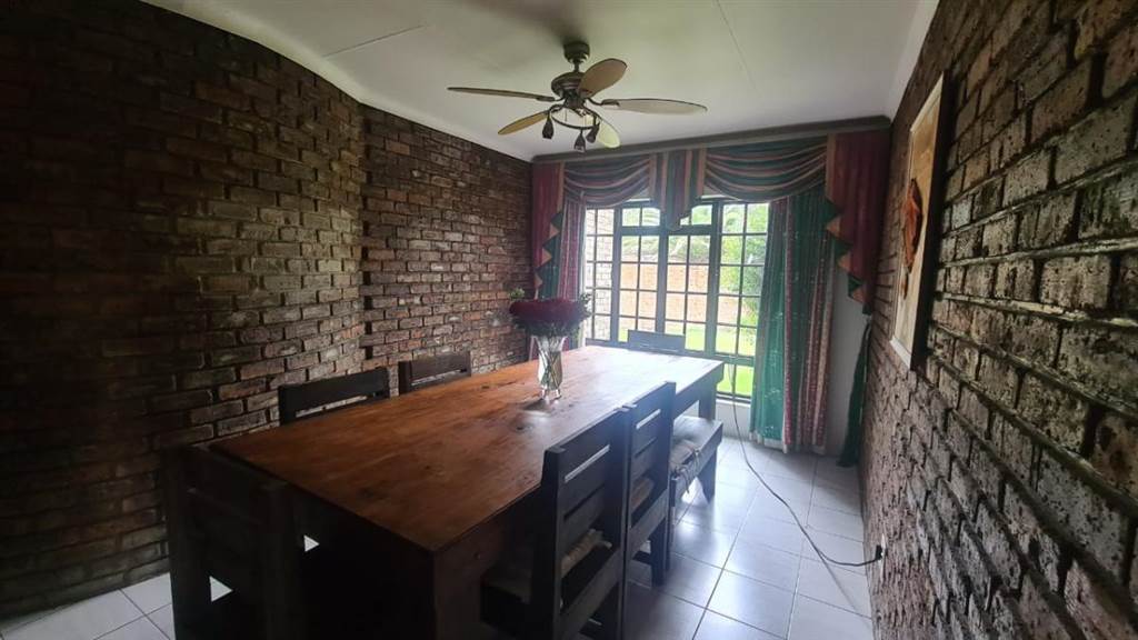 6 Bed House in Trichardt photo number 9