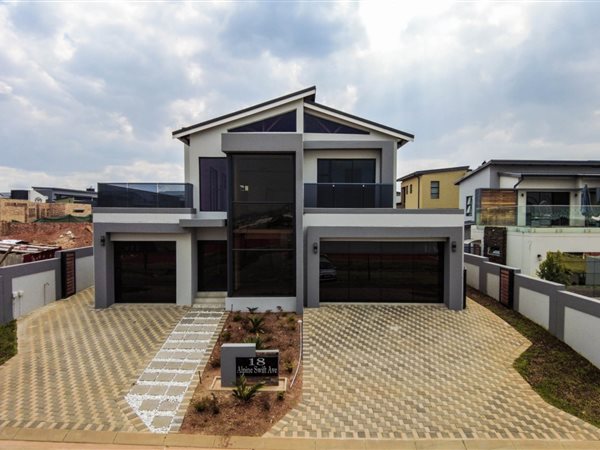 4 Bed House in Swallow Hills Lifestyle Estate