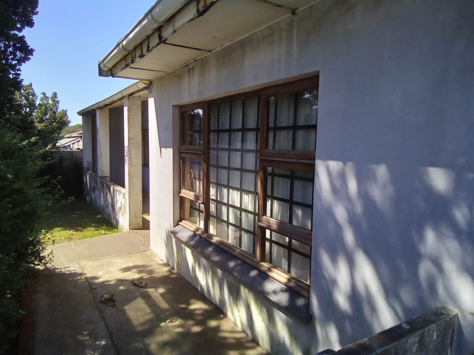 3 Bed House in Southernwood photo number 2