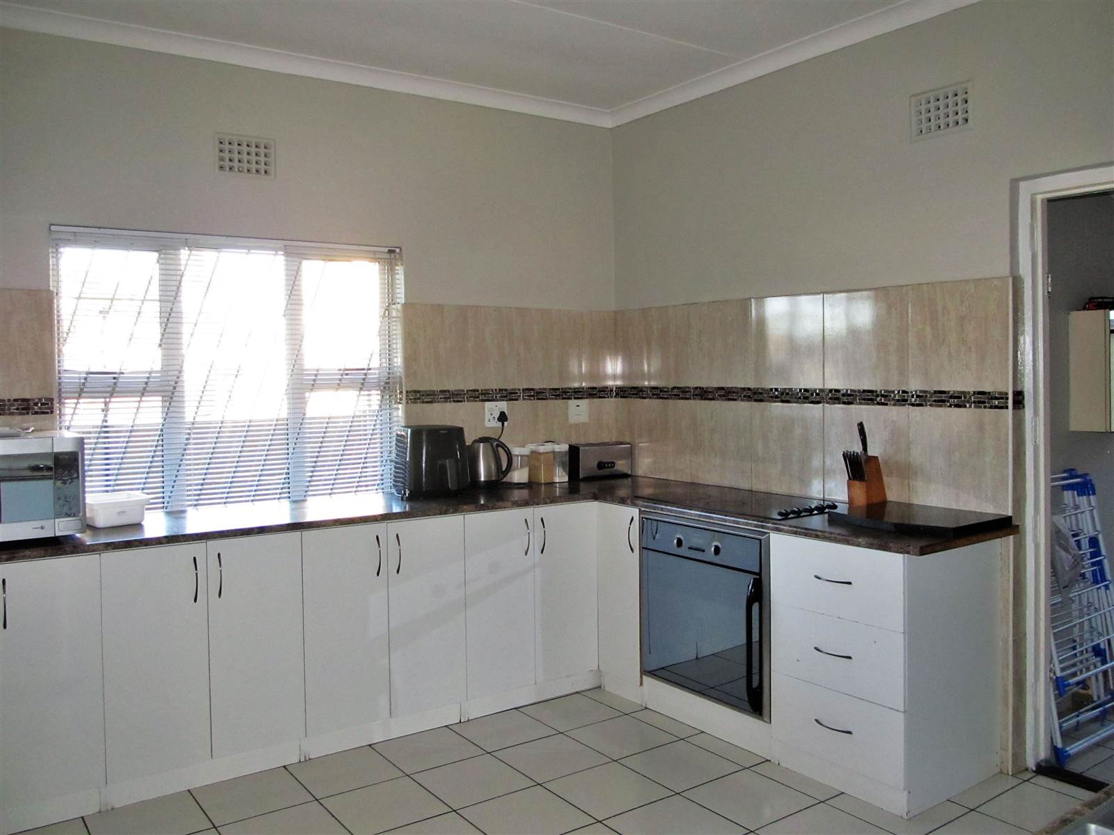4 Bed House in Parow Valley photo number 6