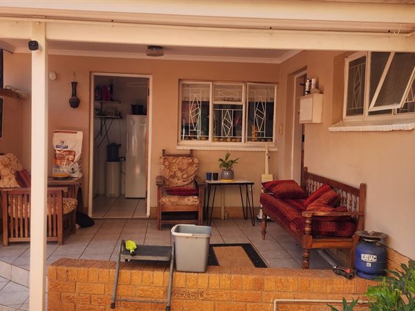 3 Bed House in Sinoville