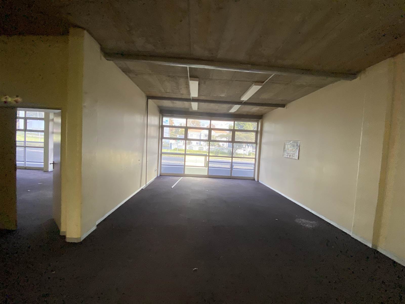 1398  m² Commercial space in Parkmore photo number 13