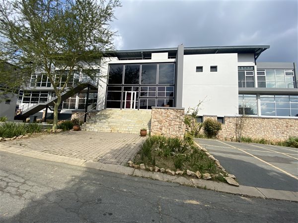 1398  m² Commercial space in Parkmore