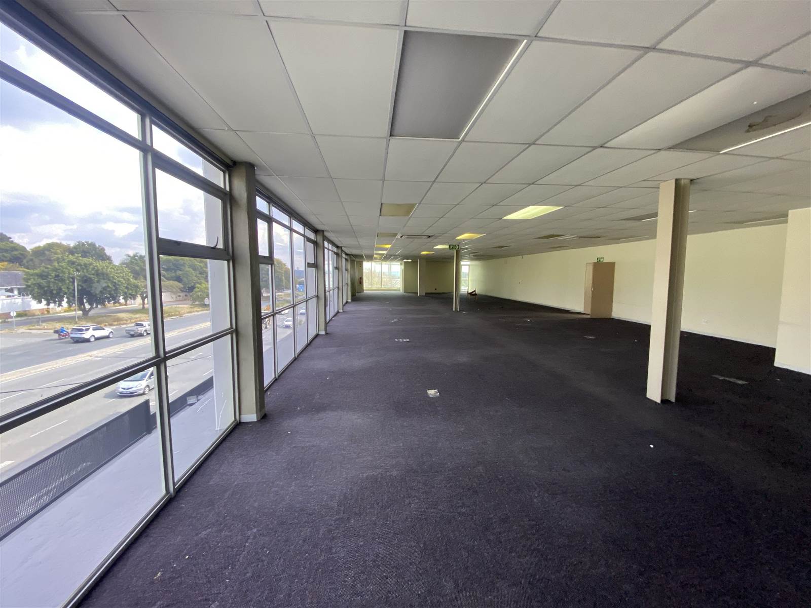 1398  m² Commercial space in Parkmore photo number 4