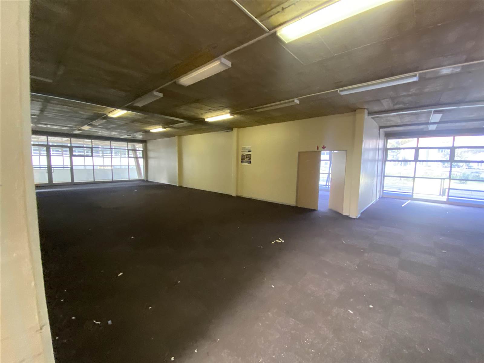 1398  m² Commercial space in Parkmore photo number 11