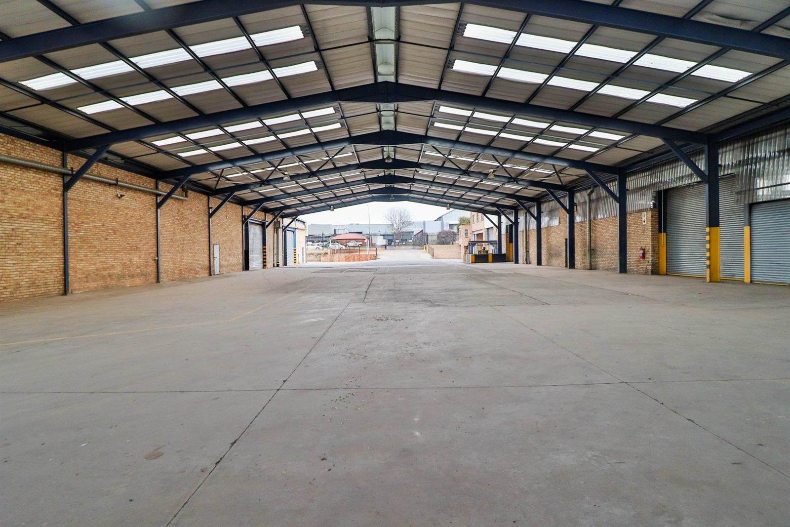 2403  m² Commercial space in Spartan photo number 14