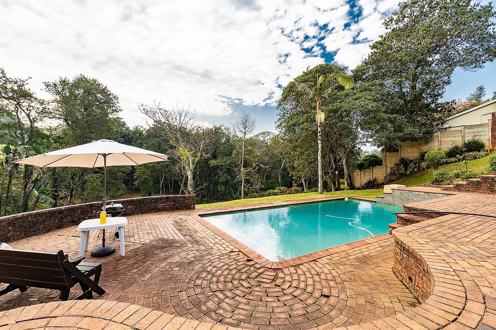 4 Bed House in Kloof photo number 10