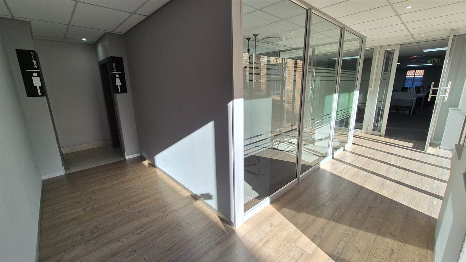 489  m² Office Space in Faerie Glen photo number 22