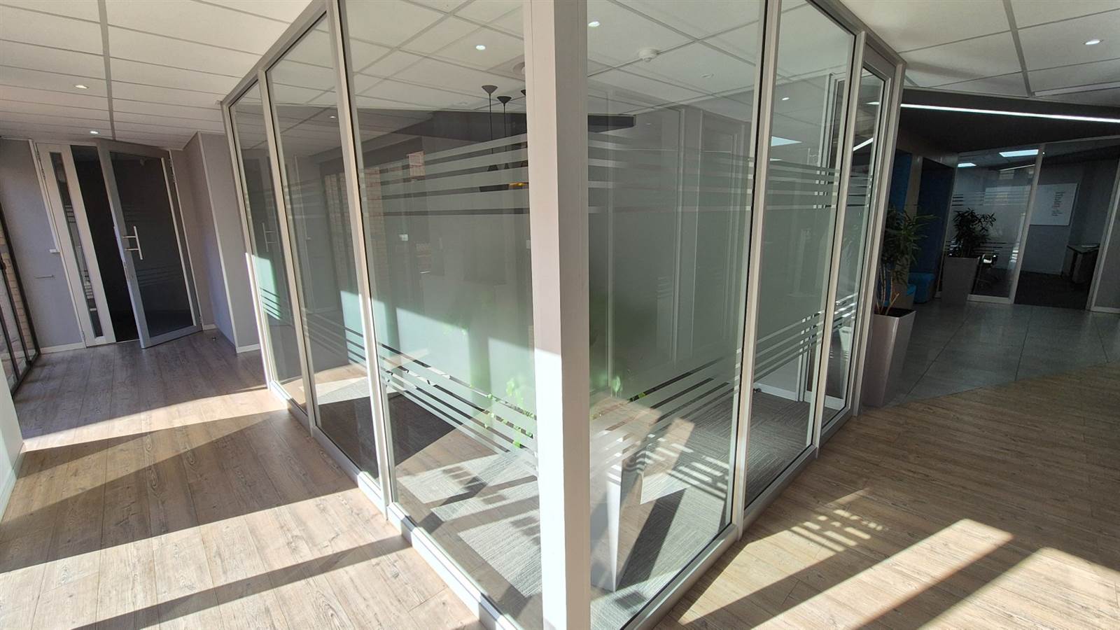 489  m² Office Space in Faerie Glen photo number 8