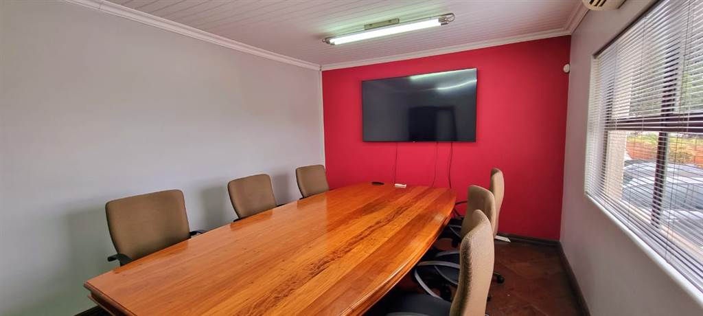 350  m² Office Space in Eldoraigne photo number 5