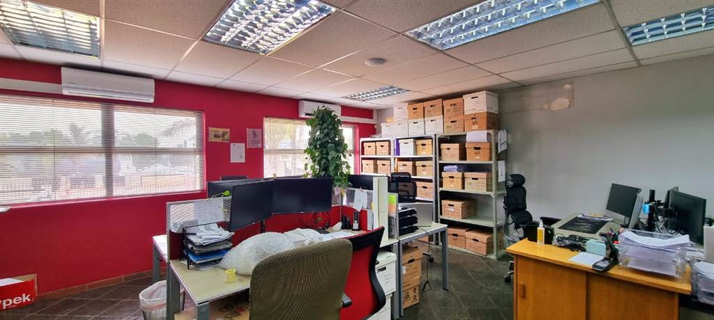 350  m² Office Space in Eldoraigne photo number 8