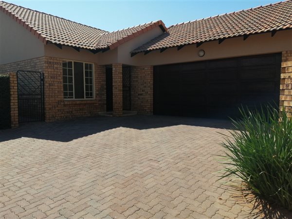 2 Bedroom Townhouse 2 Bedroom Townhouse