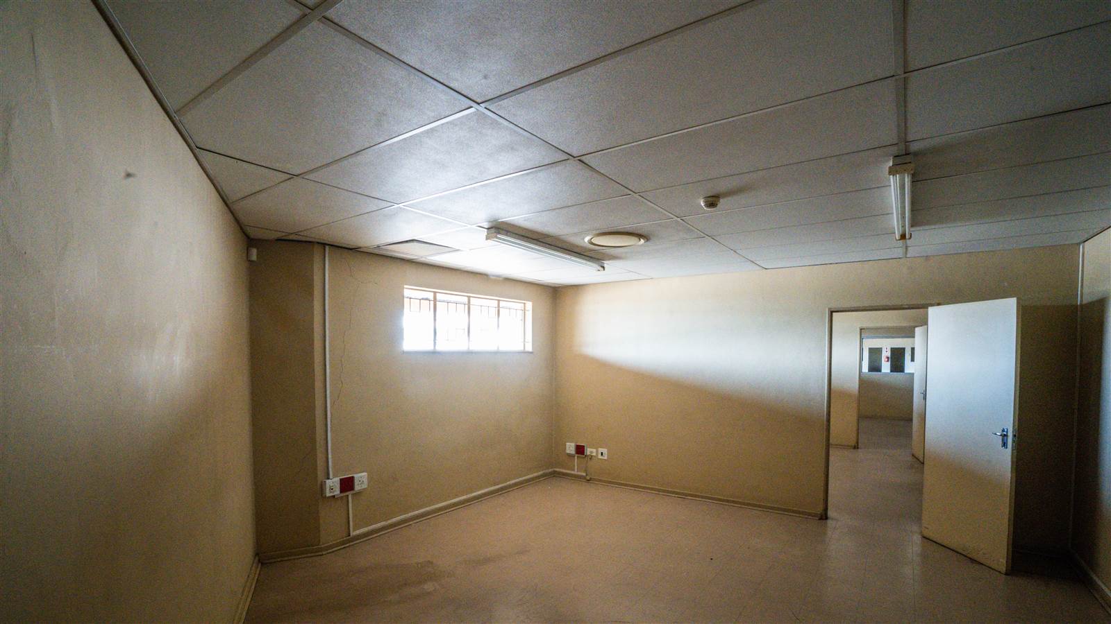 2050  m² Industrial space in Nelspruit Central photo number 9