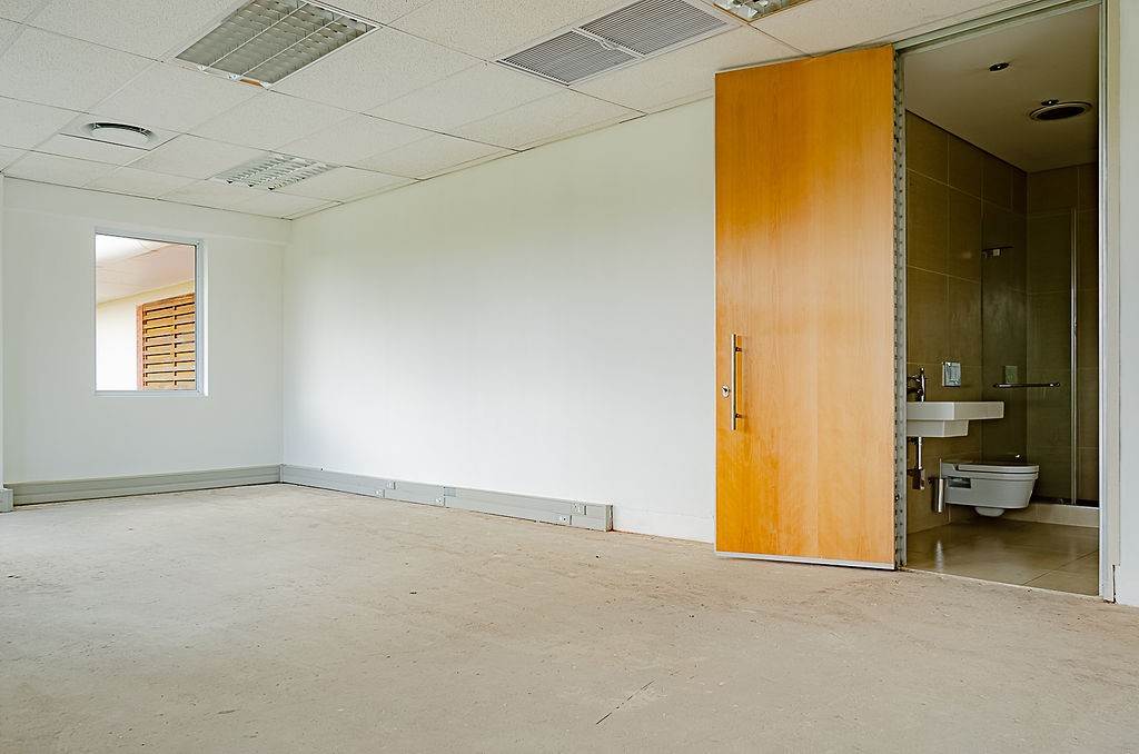 1974  m² Commercial space in Athlone photo number 13