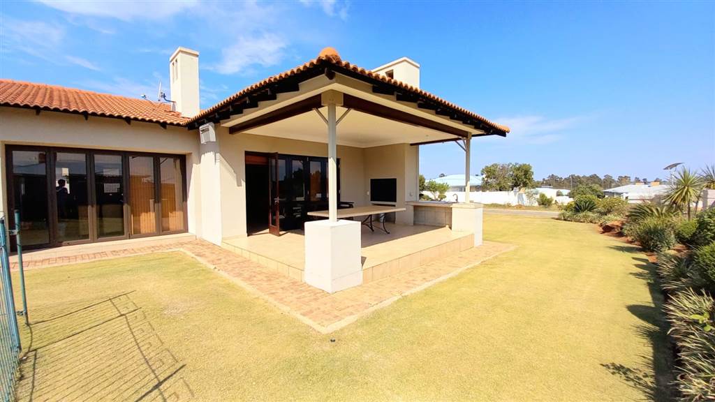 4 Bed House in Vaal Marina photo number 3