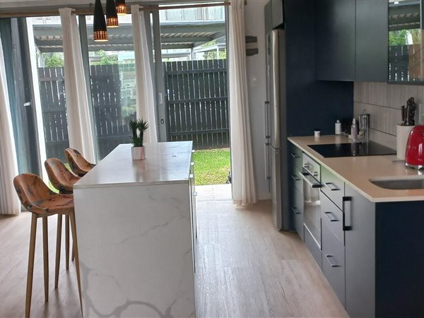 3 Bed Apartment in Sheffield Beach