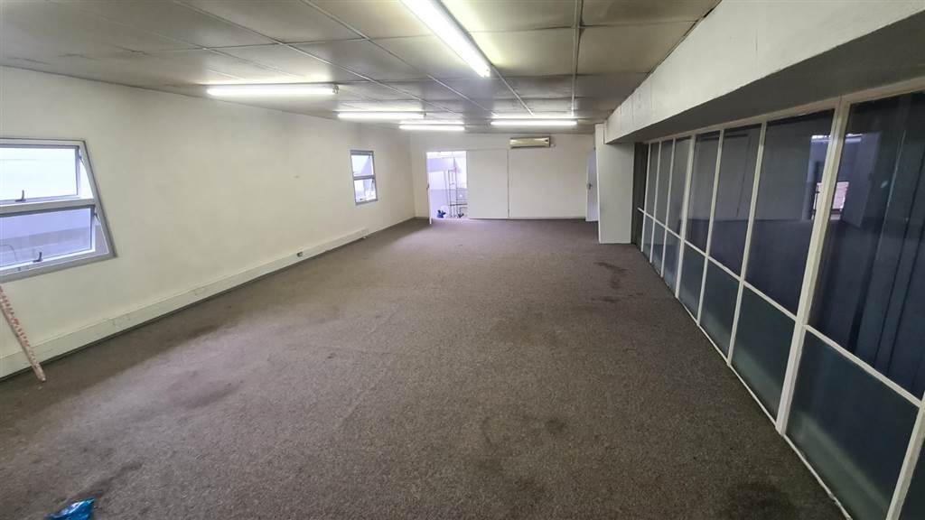 800  m² Industrial space in Danville photo number 17