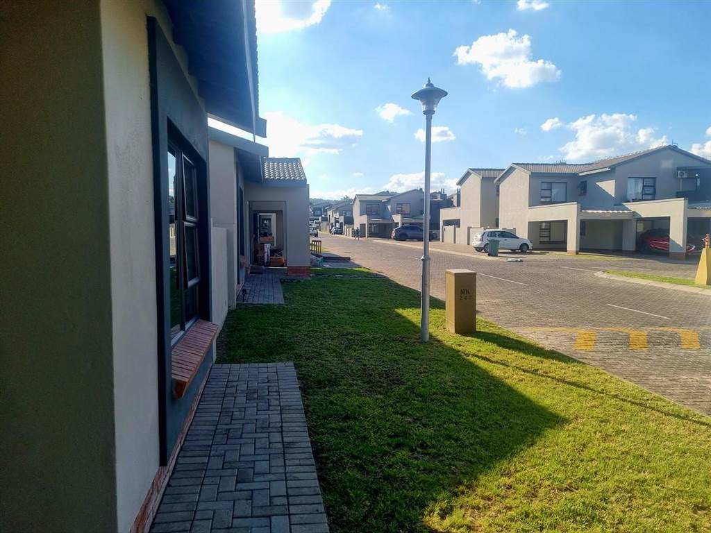 3 Bed Townhouse in Waterval East photo number 19
