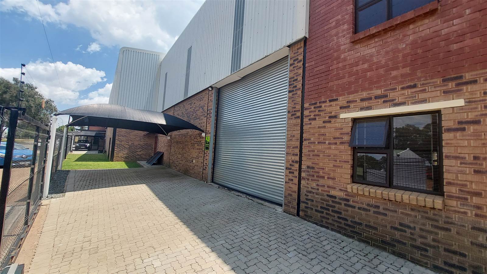 260  m² Industrial space in Morehill photo number 1