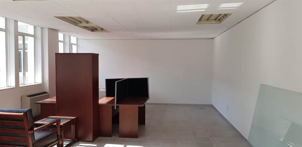 89  m² Office Space in Illovo photo number 7