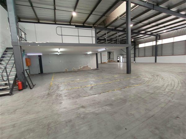 763  m² Industrial space