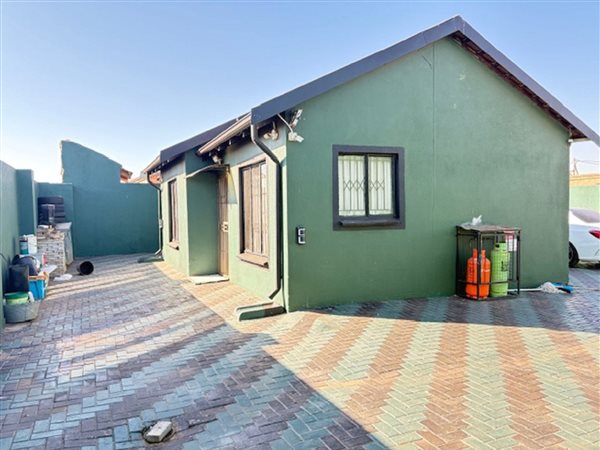 2 Bedroom House 2 Bedroom House