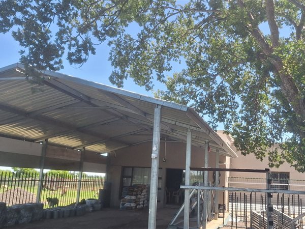 2.1 ha Smallholding