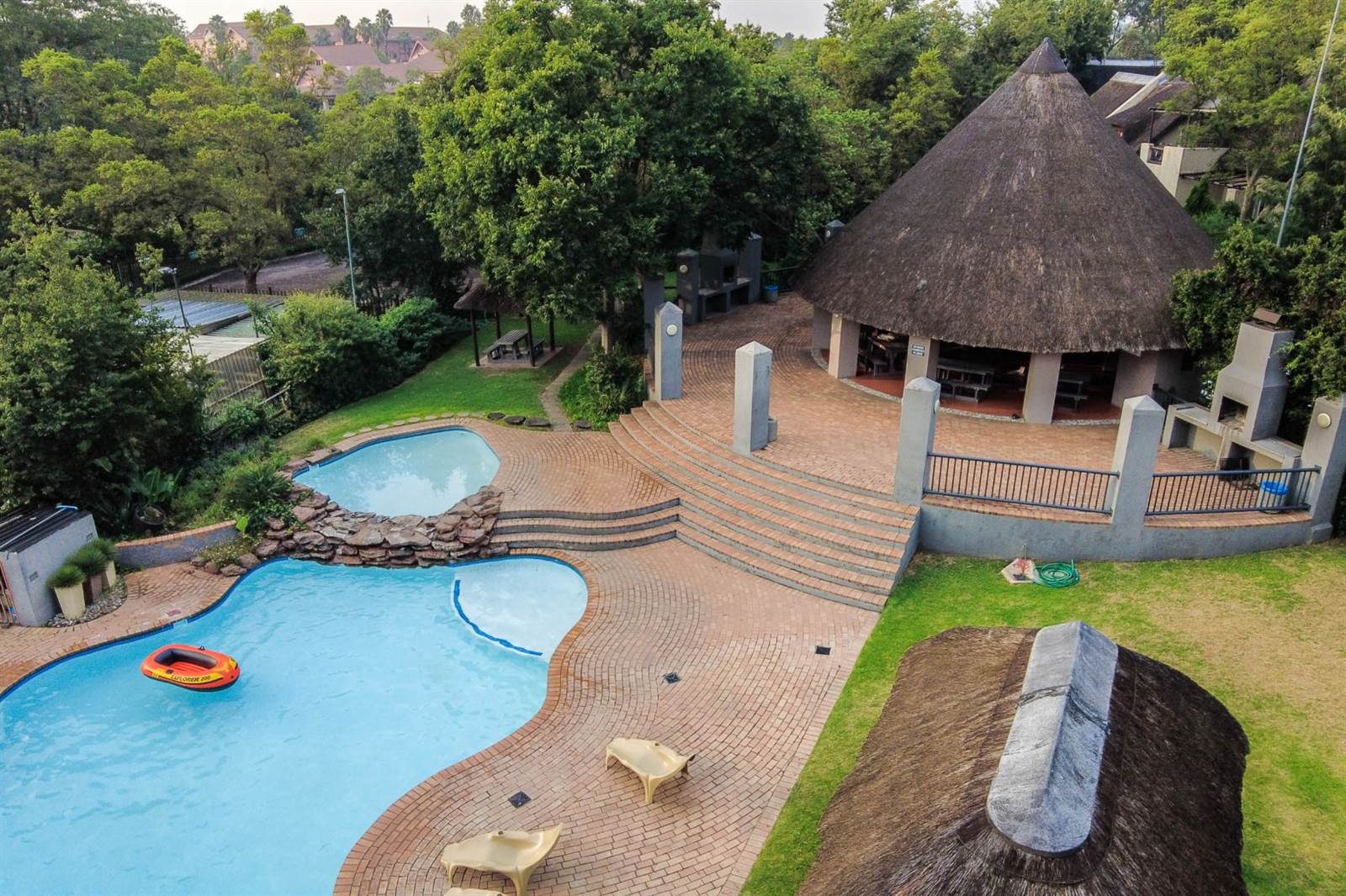 2 Bed Apartment in Jukskei Park photo number 25