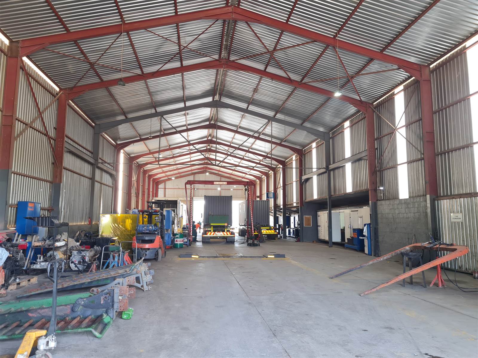 7000  m² Industrial space in Tweedie photo number 20