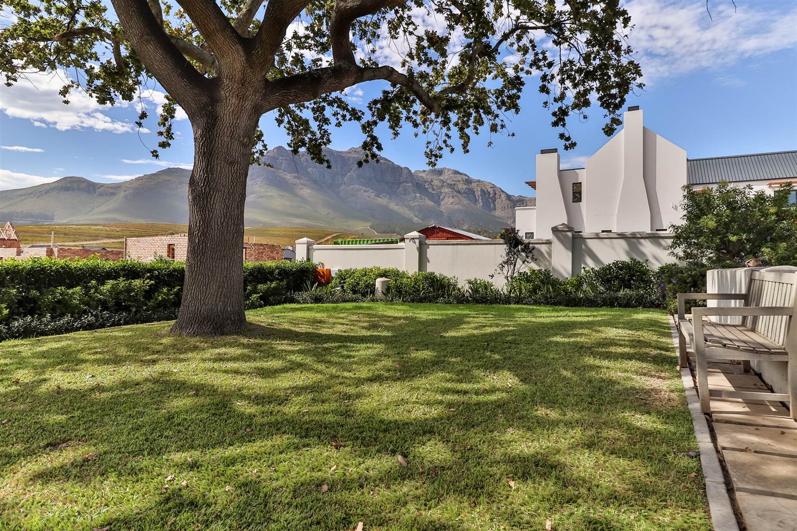 4 Bed House in Paradyskloof photo number 11