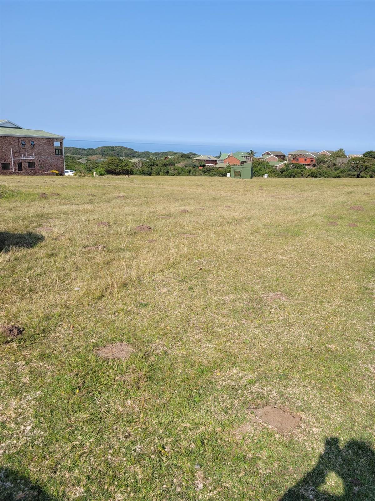 537 m² Land available in Cove Rock photo number 1