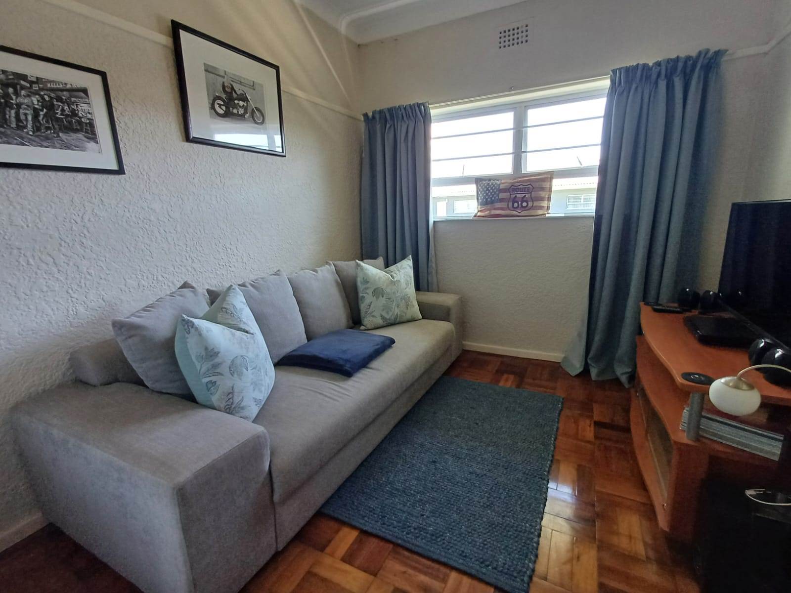 2 Bed Apartment in Milnerton Central photo number 15
