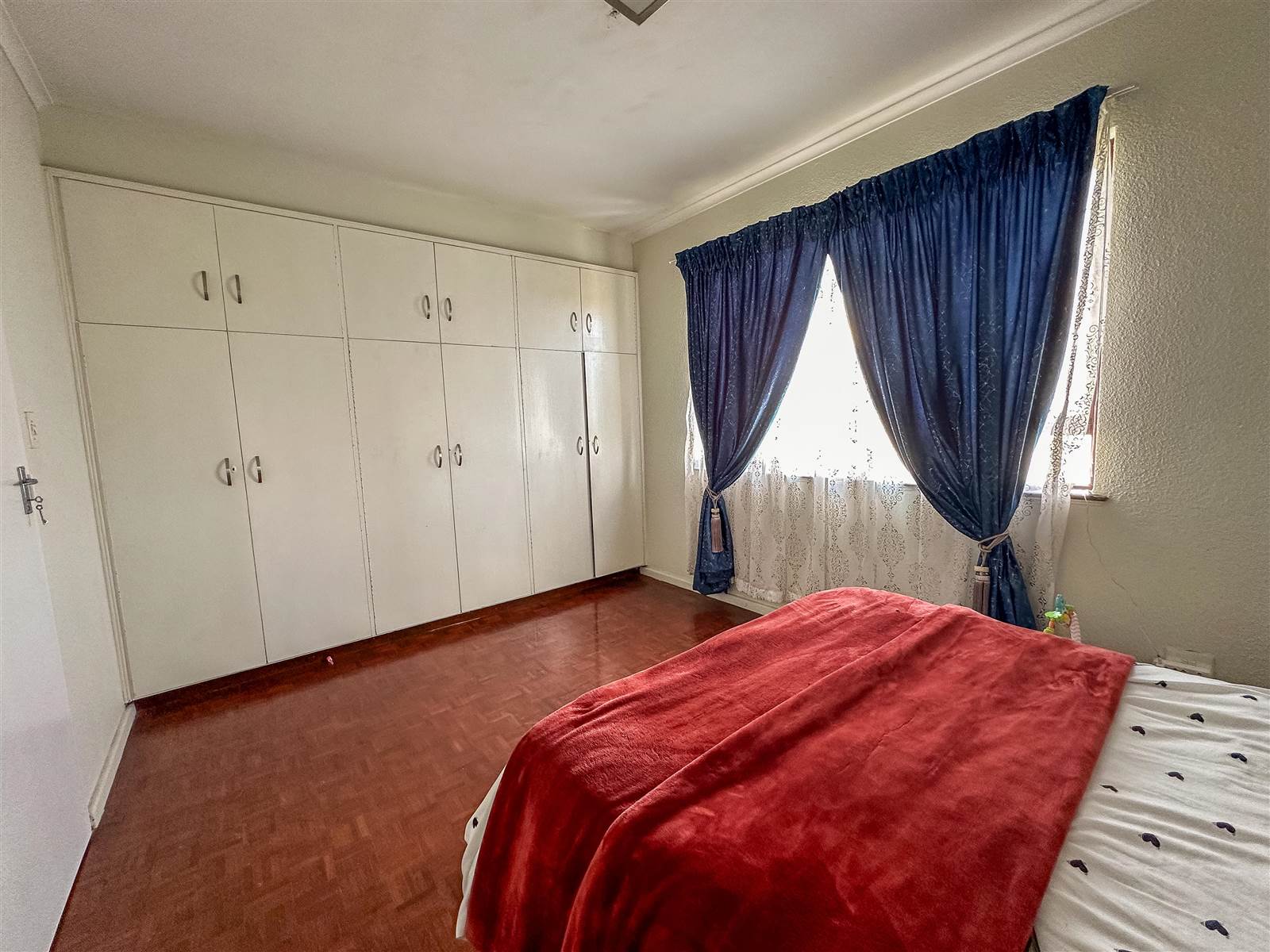 2 Bed Apartment in Milnerton Central photo number 13