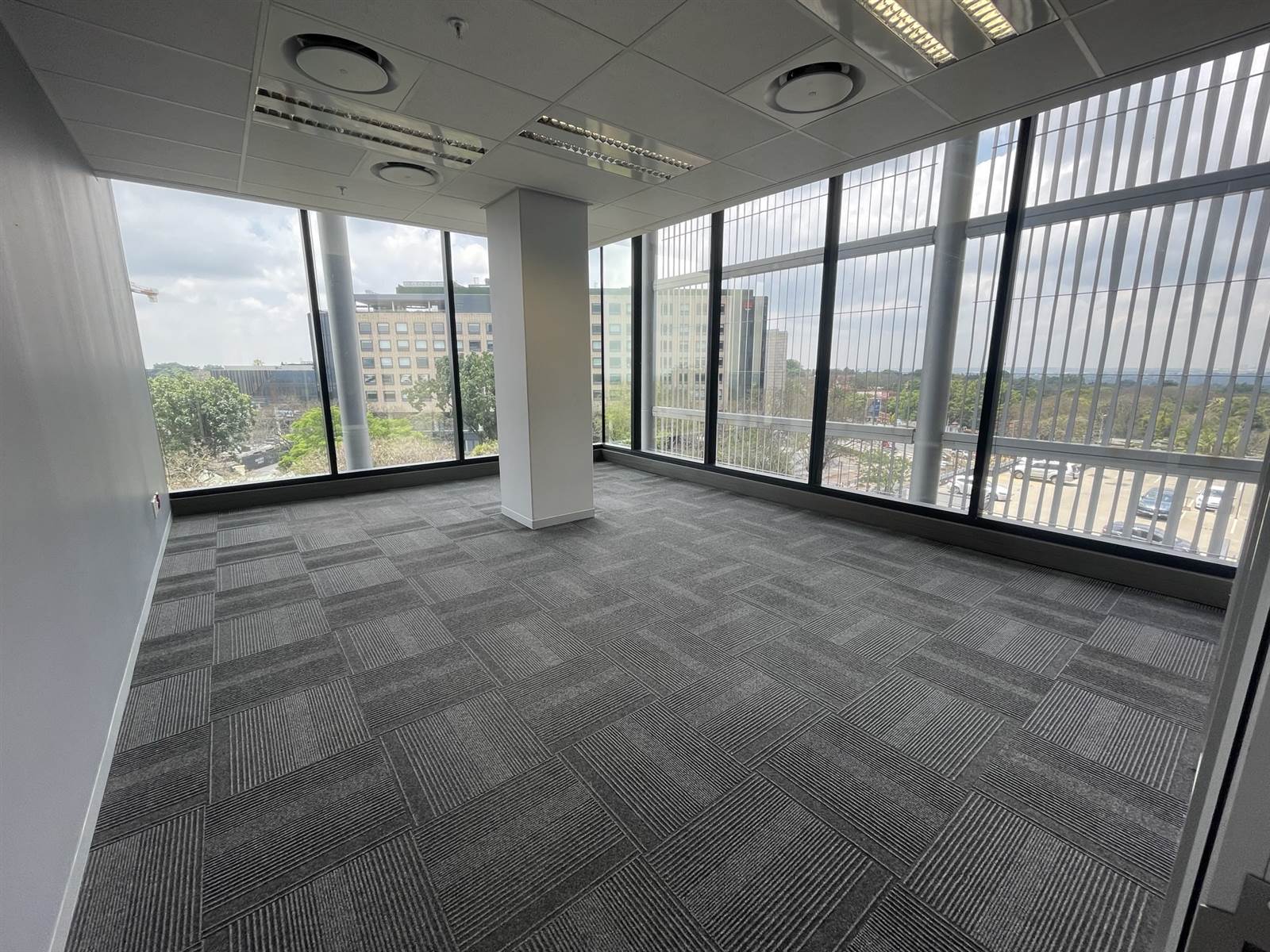 753  m² Commercial space in Rosebank photo number 19
