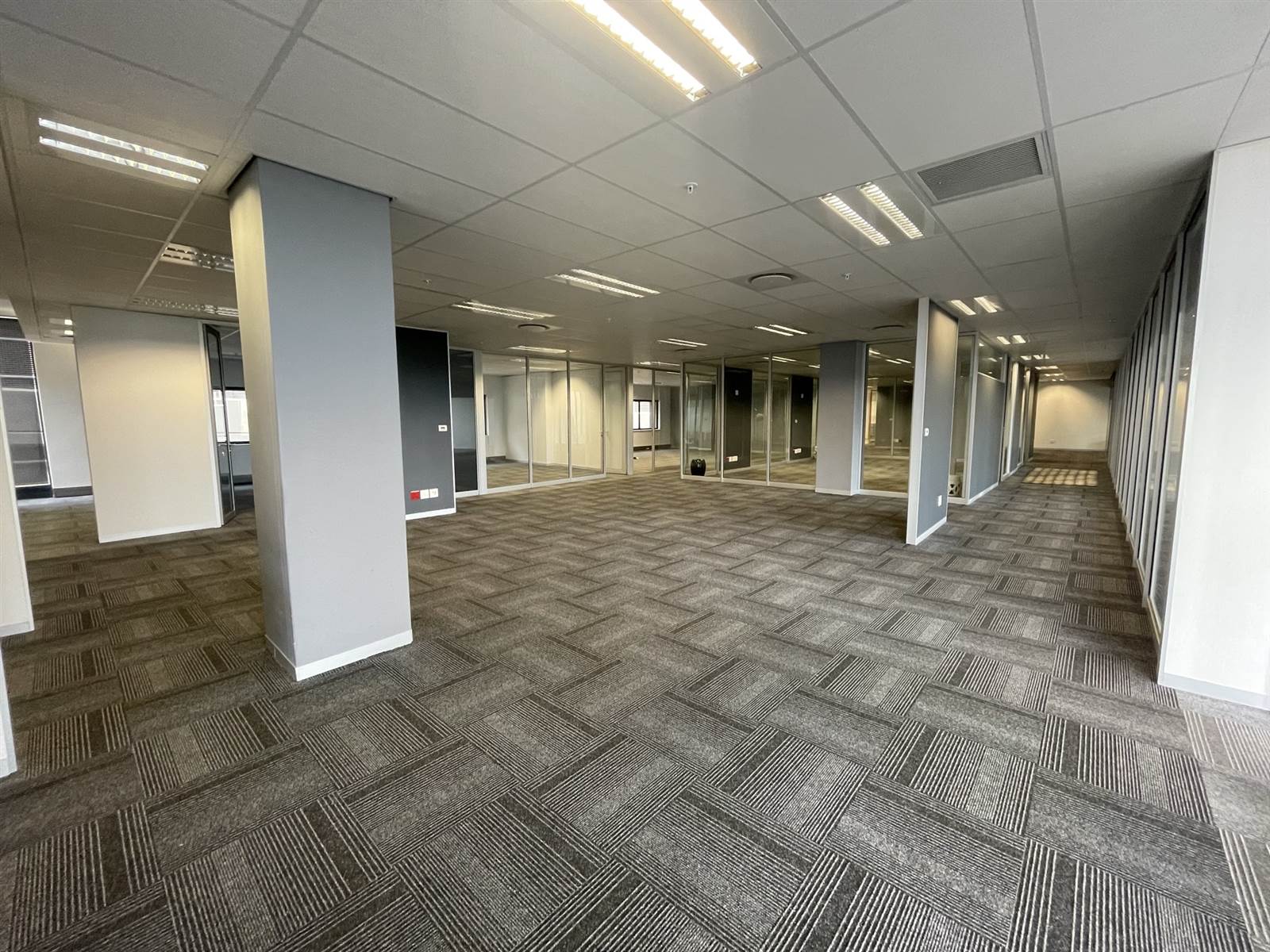 753  m² Commercial space in Rosebank photo number 20