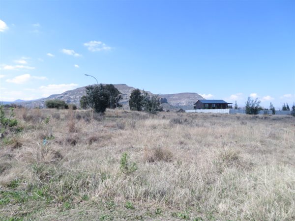 2 152 m² Land