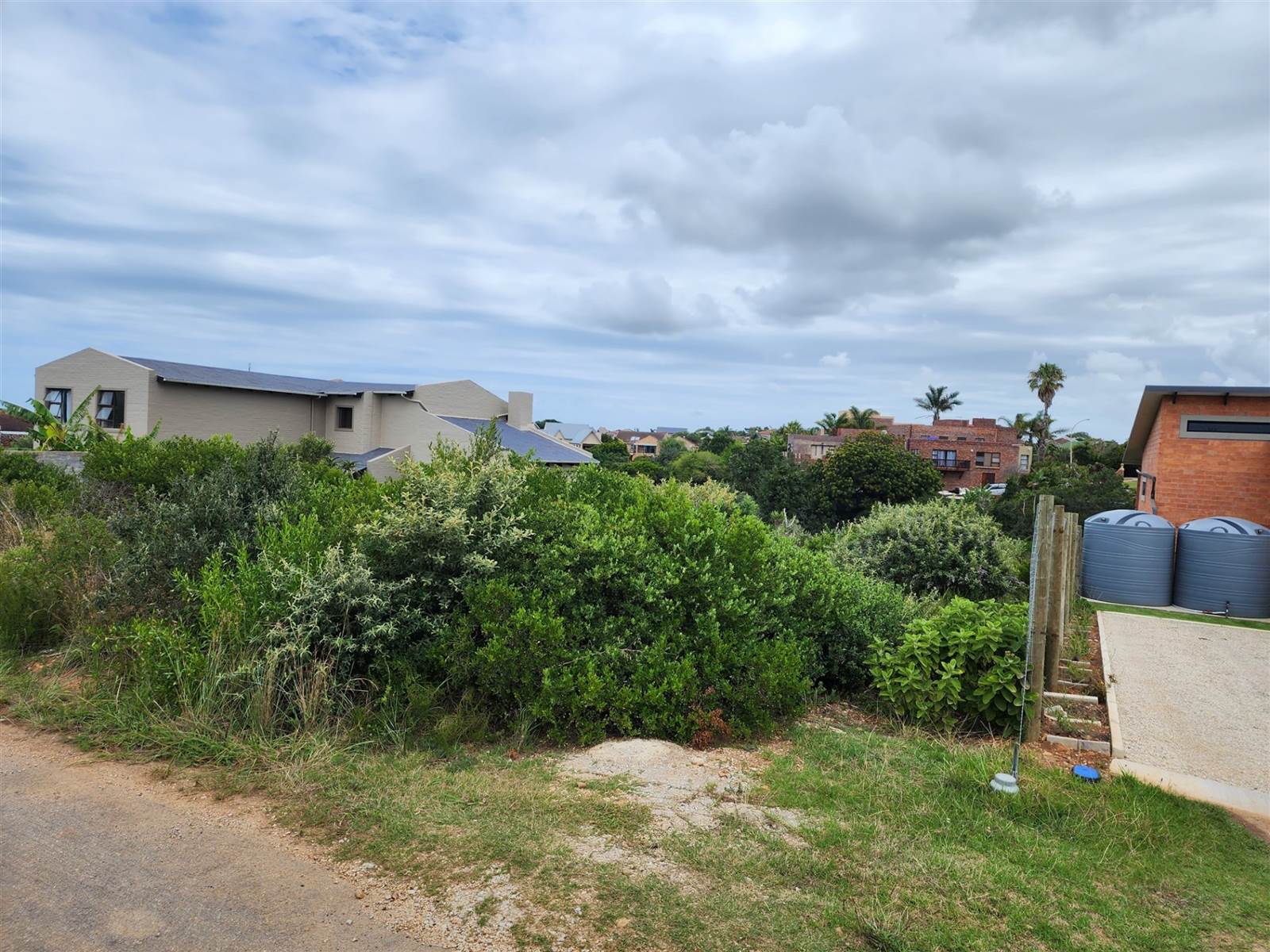 700 m² Land available in Wavecrest photo number 3