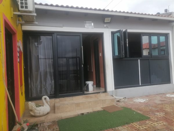 4 Bedroom House 4 Bedroom House