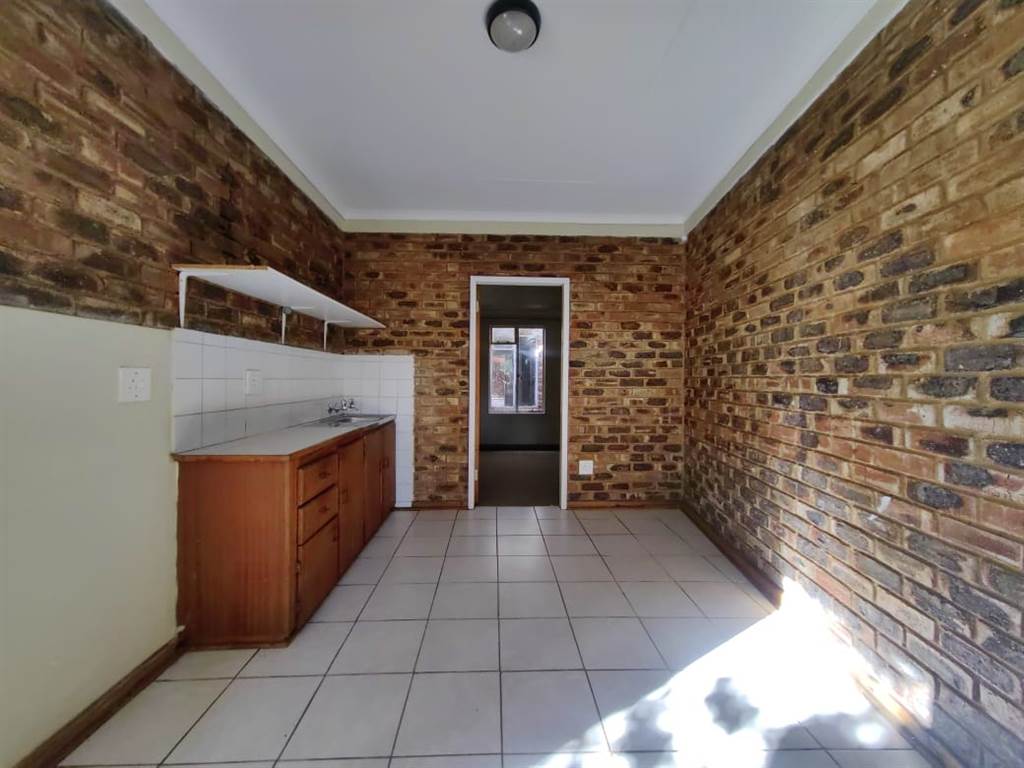 3 Bed House in Mooivallei Park photo number 15