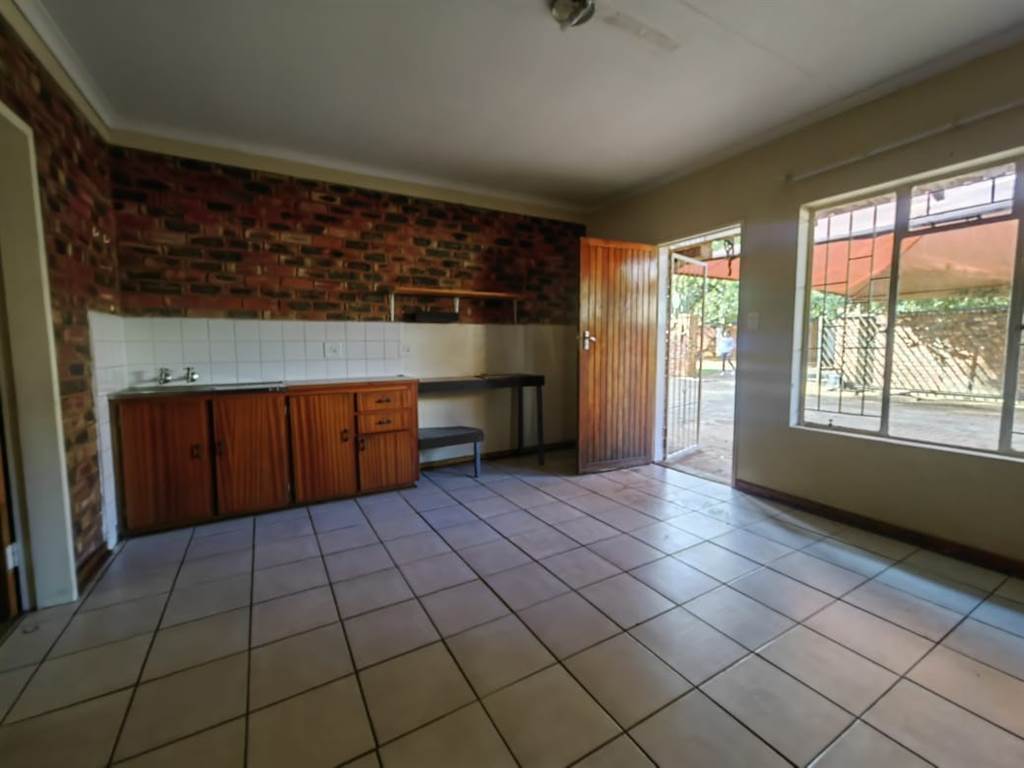 3 Bed House in Mooivallei Park photo number 19
