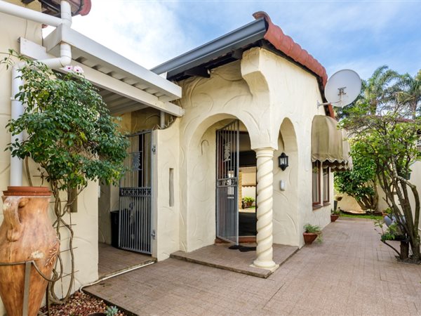3 Bedroom Townhouse 3 Bedroom Townhouse