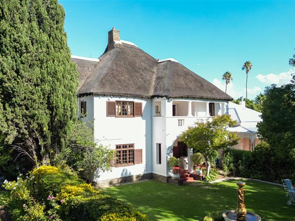 5 Bedroom House 5 Bedroom House
