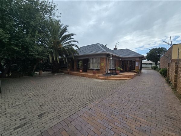 3 Bedroom House 3 Bedroom House