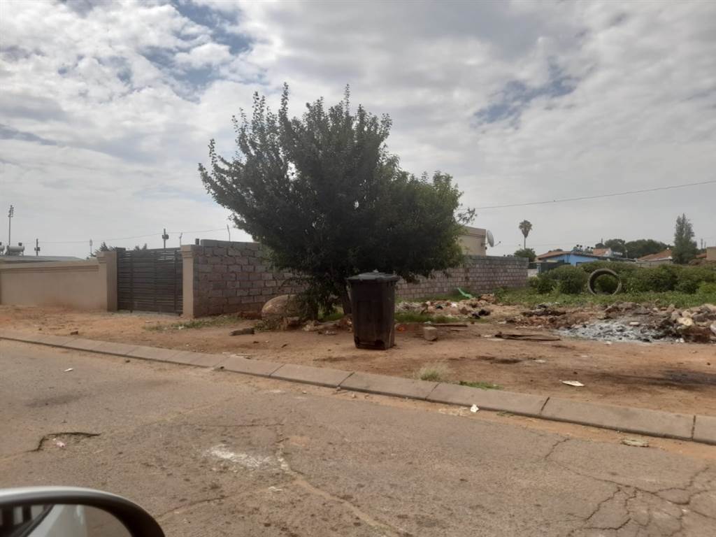 372 m² Land available in Vosloorus photo number 2