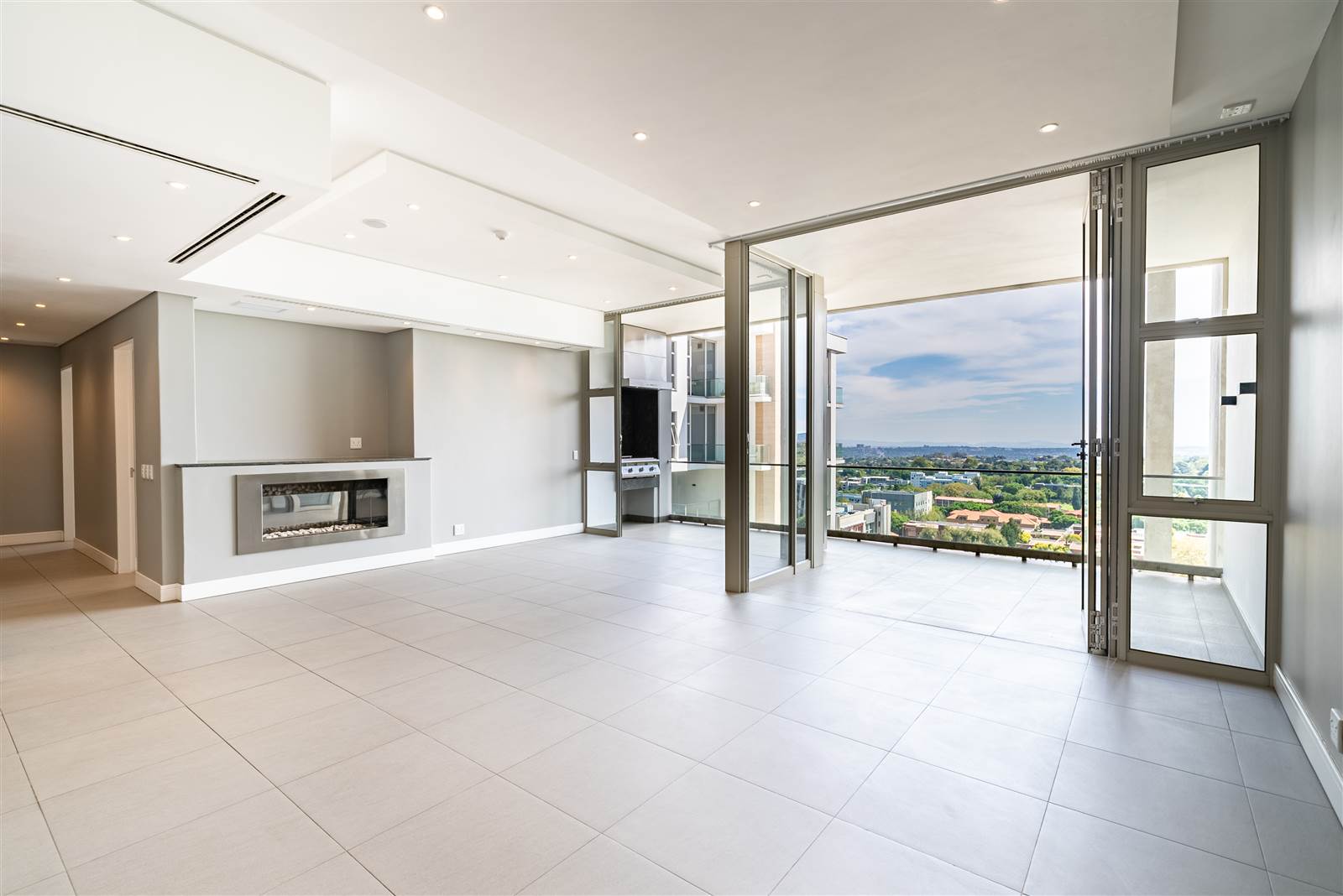 3 Bed Penthouse in Rosebank photo number 6