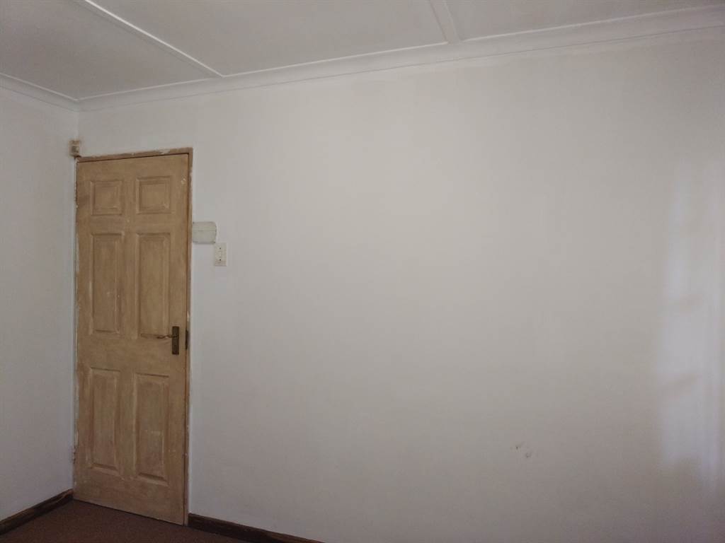 2 Bed House in Scottsville photo number 10